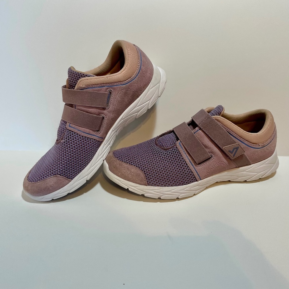 Vionic Adjustable Athletic Shoes Purple Size 9.5